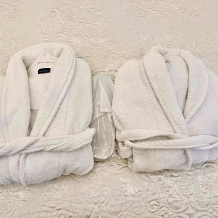 Elegant Apartment In Historical Centre & Free Locked Parking Riga Eksteriør bilde