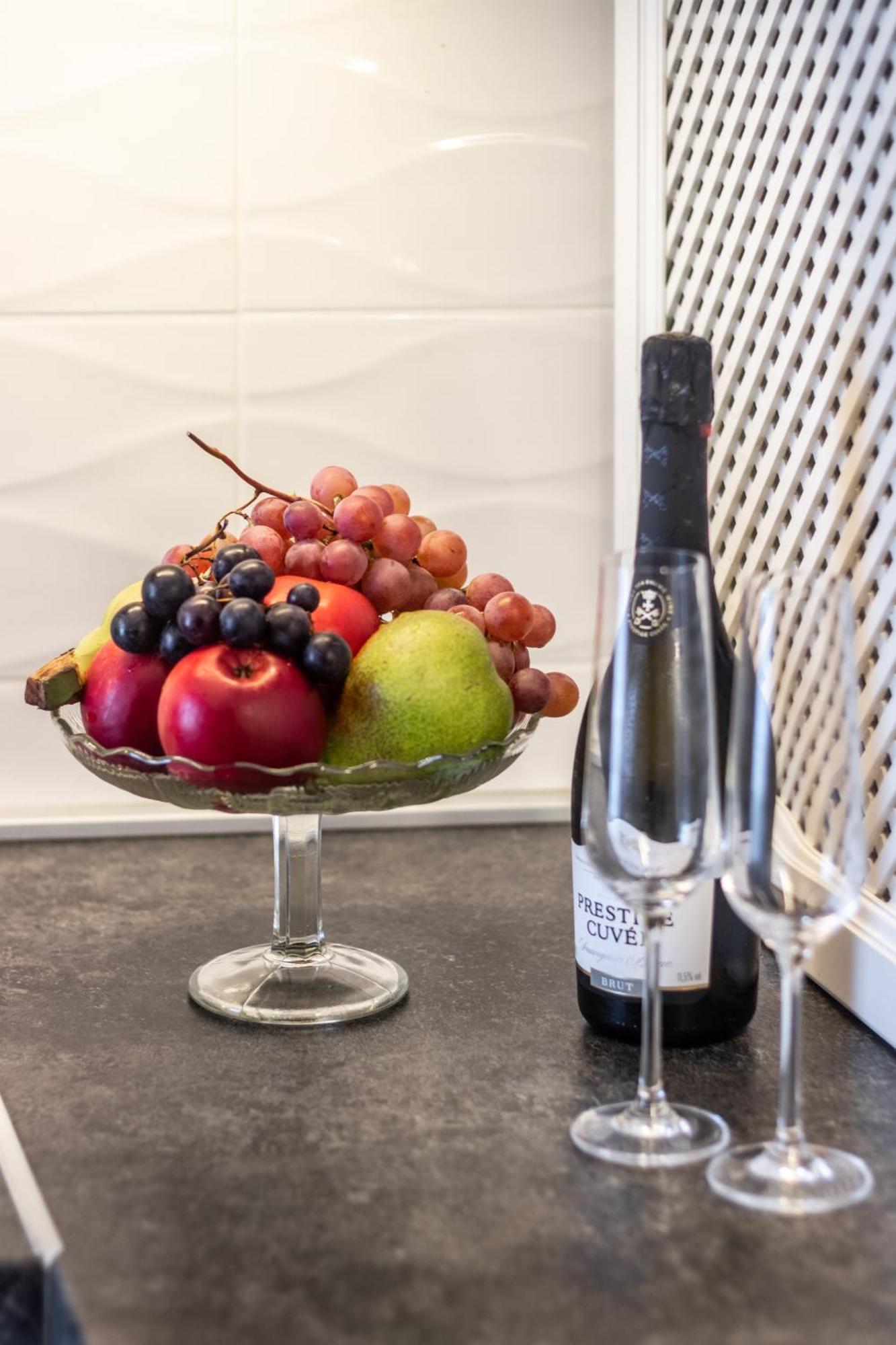 Elegant Apartment In Historical Centre & Free Locked Parking Riga Eksteriør bilde